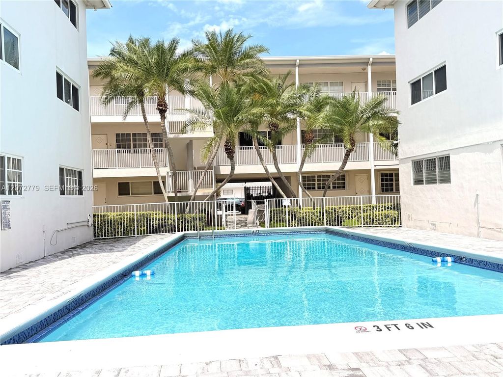 462 Golden Isles Drive 305, Hallandale Beach, FL 33009