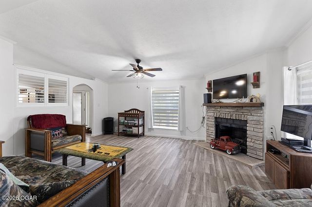 439 Lenape Road, Billings, MO 65610