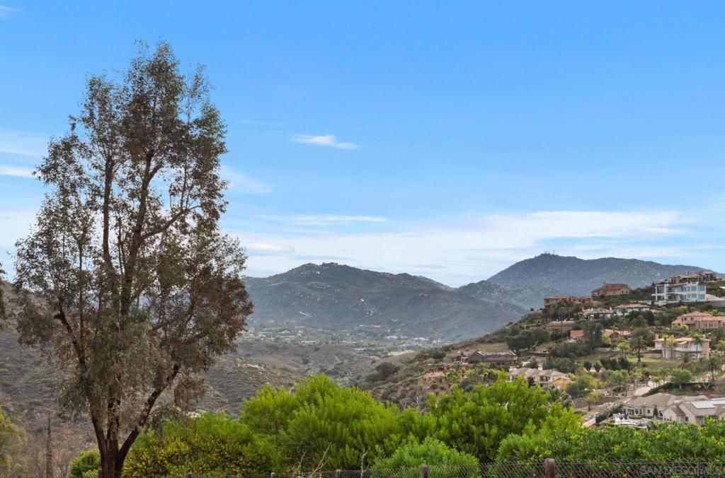 Image 1 of property listing at 18192 Calle Estepona, San Diego, CA 92128