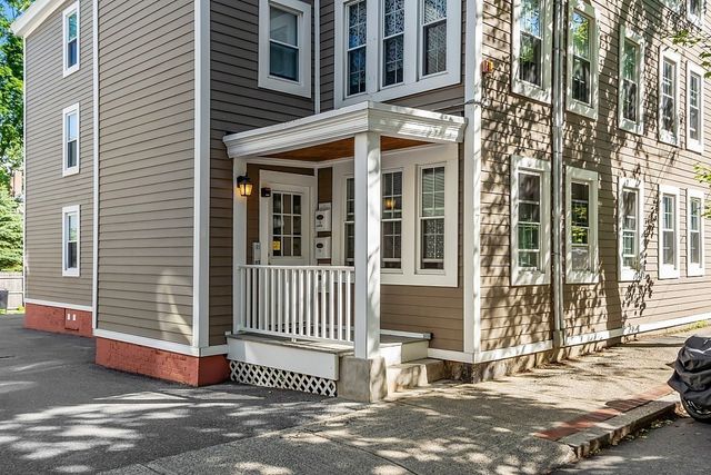 7 Andrew Street 14, Salem, MA 01970