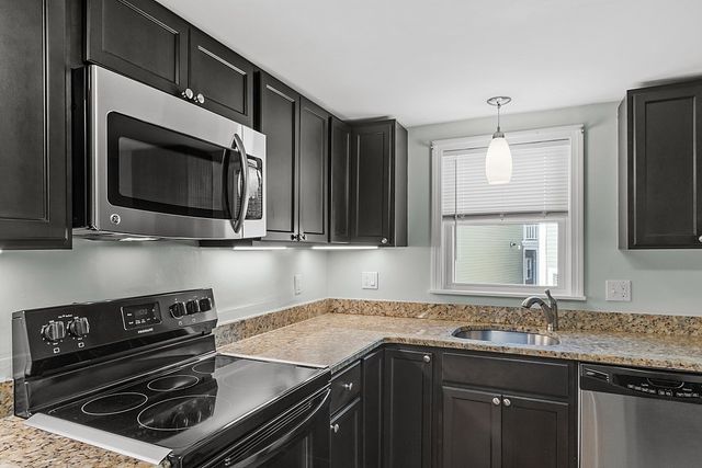 7 Andrew Street 14, Salem, MA 01970