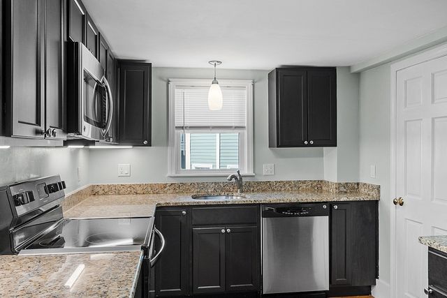7 Andrew Street 14, Salem, MA 01970