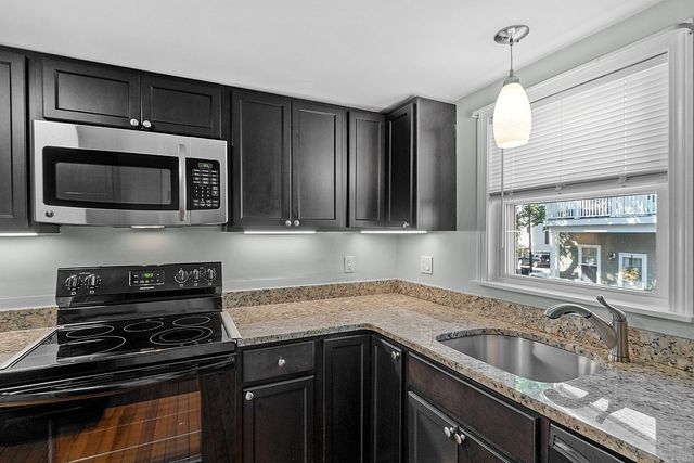 7 Andrew Street 14, Salem, MA 01970