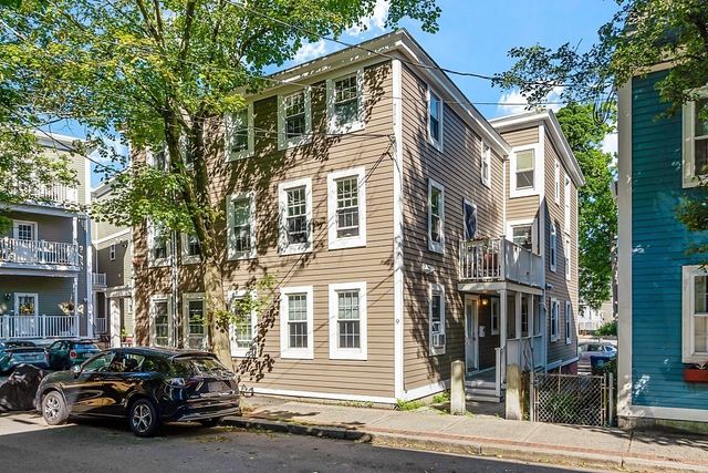 7 Andrew Street 14, Salem, MA 01970