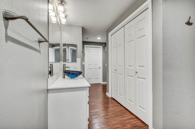 2320 Gracy Farms LN 1024, Austin, TX 78758