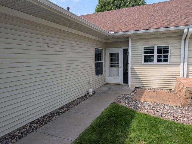 2203 Foxglove Way, Hudson, WI 54016