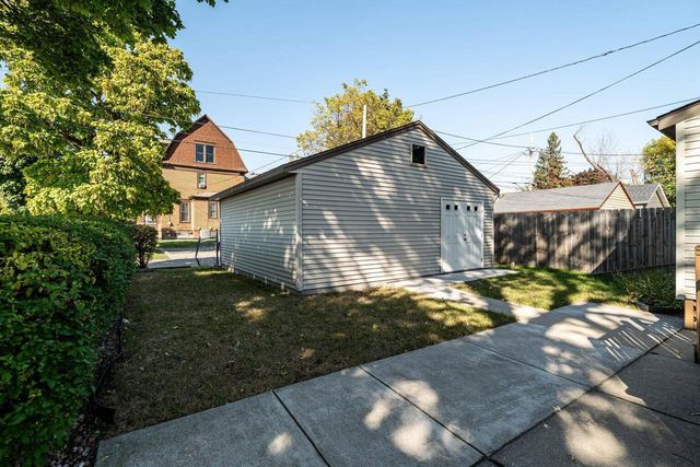 201 N 36th STREET, Milwaukee, WI 53208