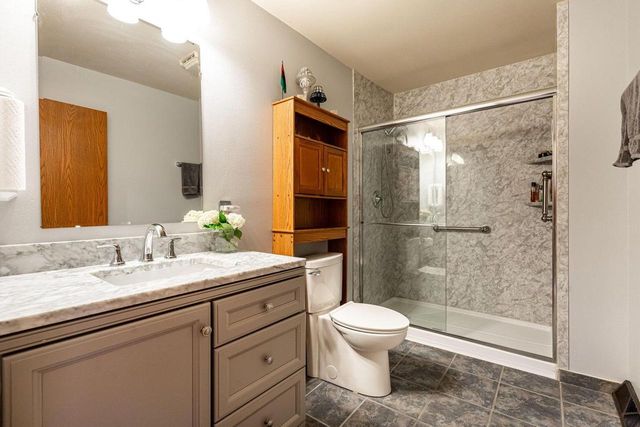 201 N 36th STREET, Milwaukee, WI 53208