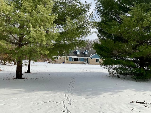 2240 S 350 E, Knox, IN 46534