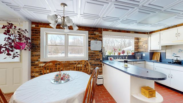 2240 S 350 E, Knox, IN 46534