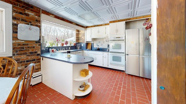 2240 S 350 E, Knox, IN 46534