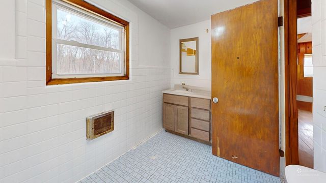 2240 S 350 E, Knox, IN 46534