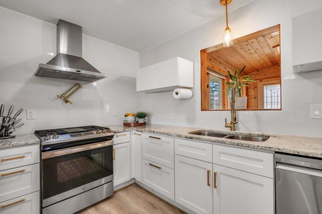 419 Springhill Road, Vadnais Heights, MN 55127