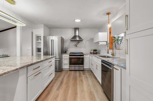 419 Springhill Road, Vadnais Heights, MN 55127