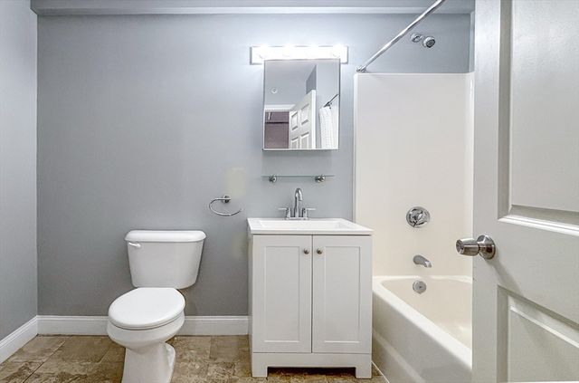 172 Middle St 303, Lowell, MA 01852