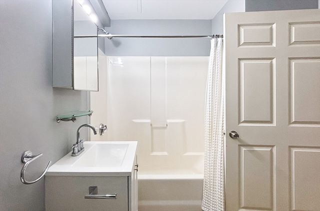 172 Middle St 303, Lowell, MA 01852