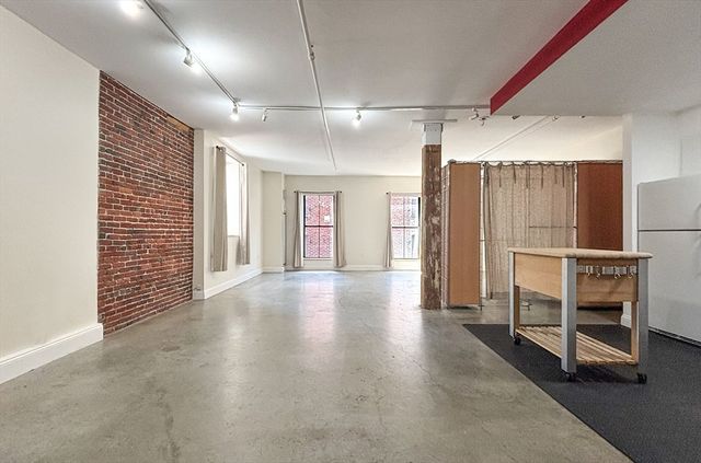 172 Middle St 303, Lowell, MA 01852