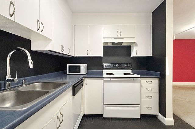 172 Middle St 303, Lowell, MA 01852