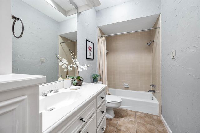 11606 Aspenway Drive, Houston, TX 77070
