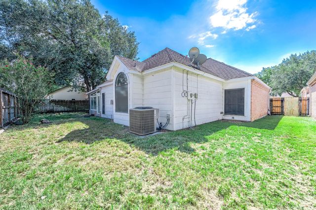 11606 Aspenway Drive, Houston, TX 77070
