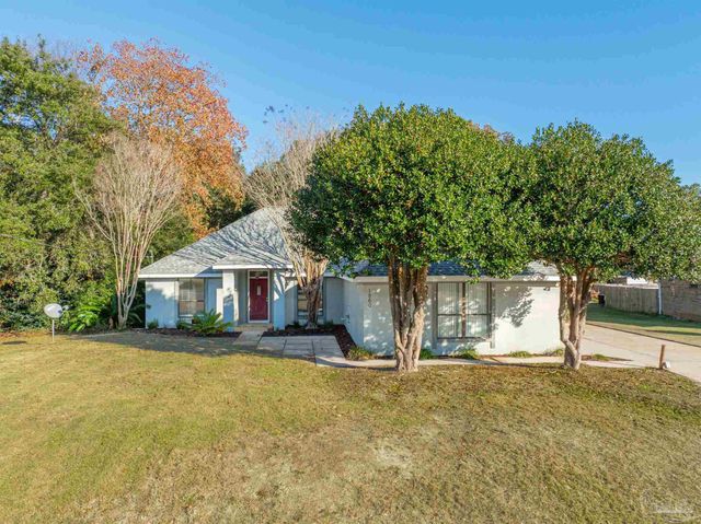 1860 Sparrow Ln, Navarre, FL 32566