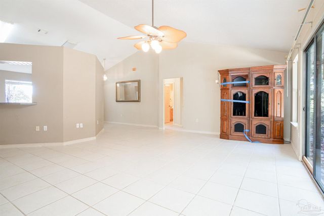 1860 Sparrow Ln, Navarre, FL 32566