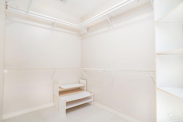 1860 Sparrow Ln, Navarre, FL 32566