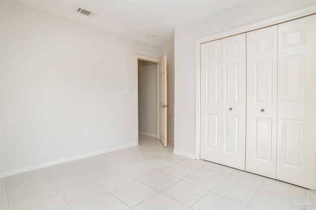 1860 Sparrow Ln, Navarre, FL 32566