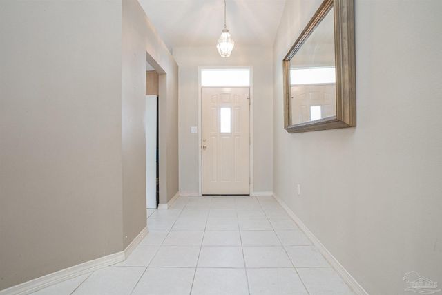 1860 Sparrow Ln, Navarre, FL 32566