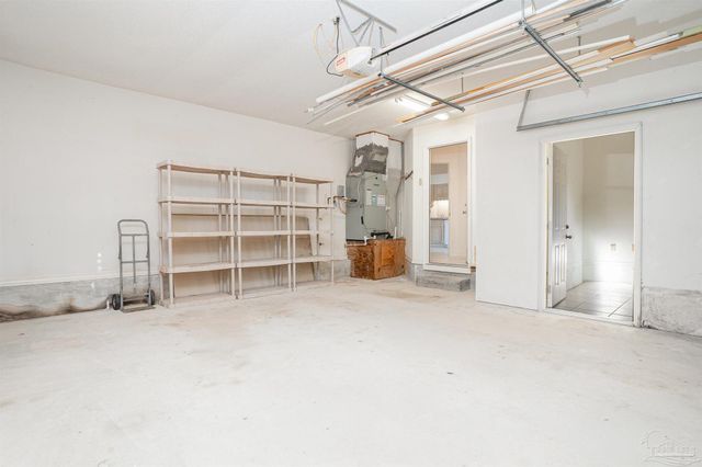 1860 Sparrow Ln, Navarre, FL 32566