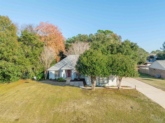 1860 Sparrow Ln, Navarre, FL 32566