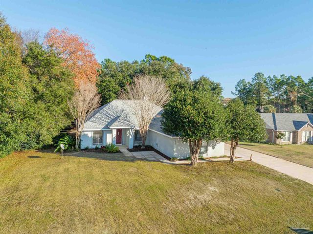 1860 Sparrow Ln, Navarre, FL 32566