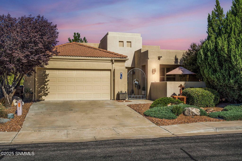 1695 Boulders Drive, Las Cruces, NM 88011