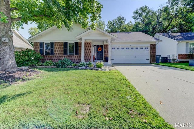 38 Barrington Drive, O'fallon, MO 63376