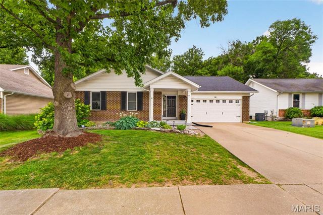38 Barrington Drive, O'fallon, MO 63376