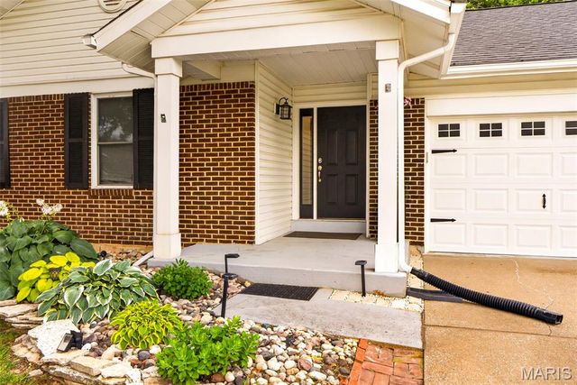 38 Barrington Drive, O'fallon, MO 63376