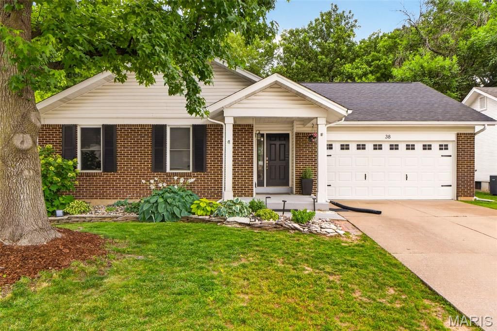 38 Barrington Drive, O'fallon, MO 63376