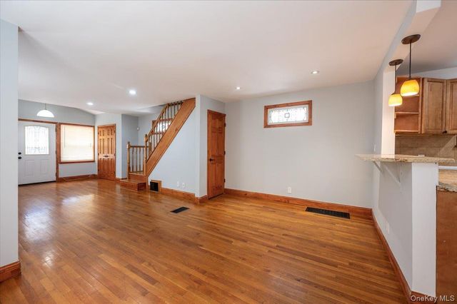 91-19 216th Street, Queens Village, NY 11428