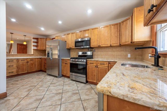 91-19 216th Street, Queens Village, NY 11428