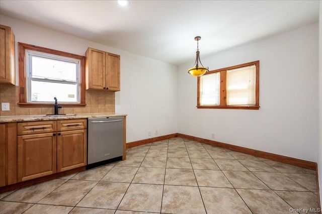 91-19 216th Street, Queens Village, NY 11428