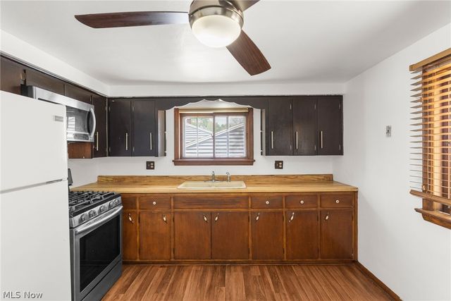 640 Tenney Avenue, Campbell, OH 44405