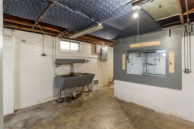 640 Tenney Avenue, Campbell, OH 44405
