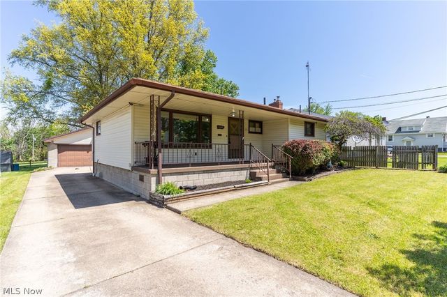 640 Tenney Avenue, Campbell, OH 44405