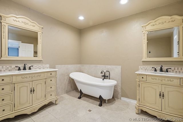 10654 S 66th East Avenue, Tulsa, OK 74133