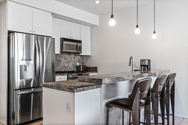 671 E Arenas Road, Palm Springs, CA 92262