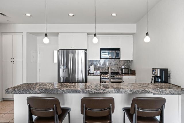 671 E Arenas Road, Palm Springs, CA 92262