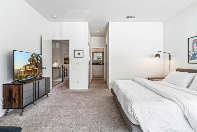 671 E Arenas Road, Palm Springs, CA 92262