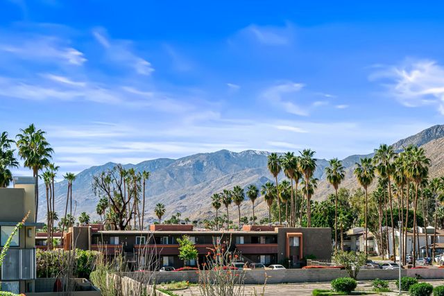 671 E Arenas Road, Palm Springs, CA 92262