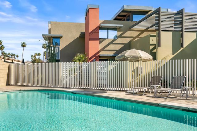 671 E Arenas Road, Palm Springs, CA 92262