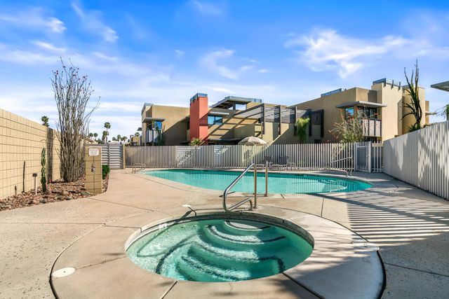 671 E Arenas Road, Palm Springs, CA 92262